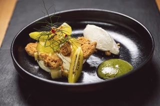 Une entrée préparée par le chef.